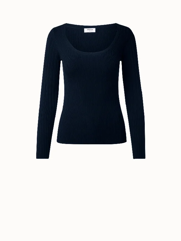 Merino Scoop Neck Pullover